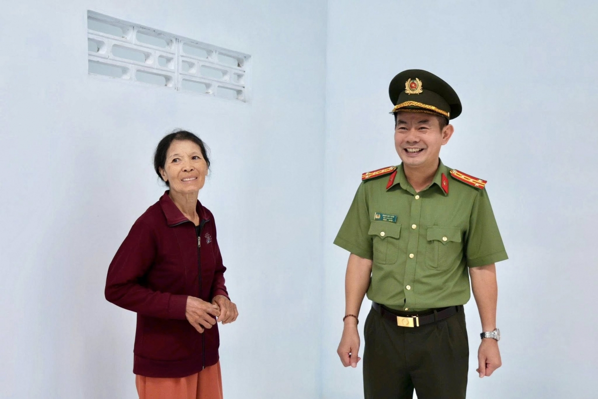 Công an tỉnh Khánh Hòa bàn giao căn nhà thứ 11 trong “Chiến dịch Quang Trung”